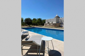 Idyllischer Trullo mit Pool